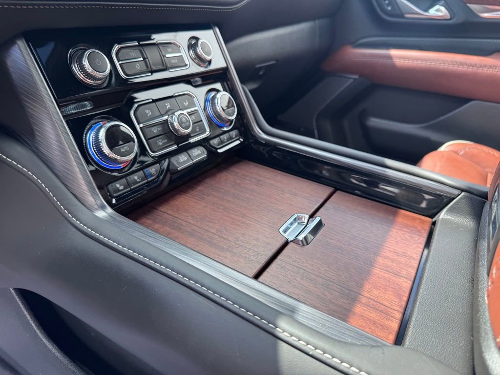 Used 2024 GMC Yukon Denali Ultimate image 22