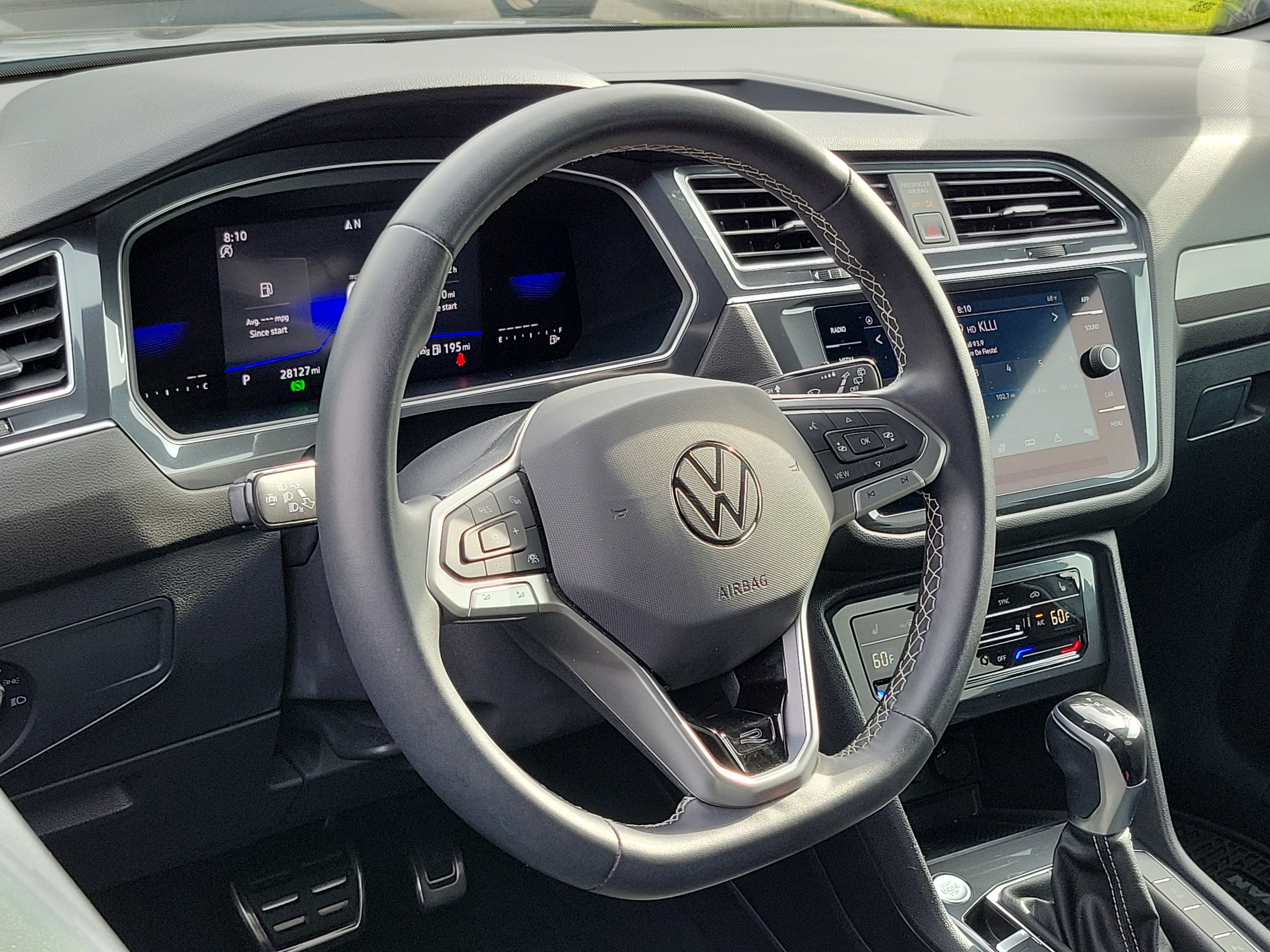 Used 2023 Volkswagen Tiguan SE R-Line FWD image 11