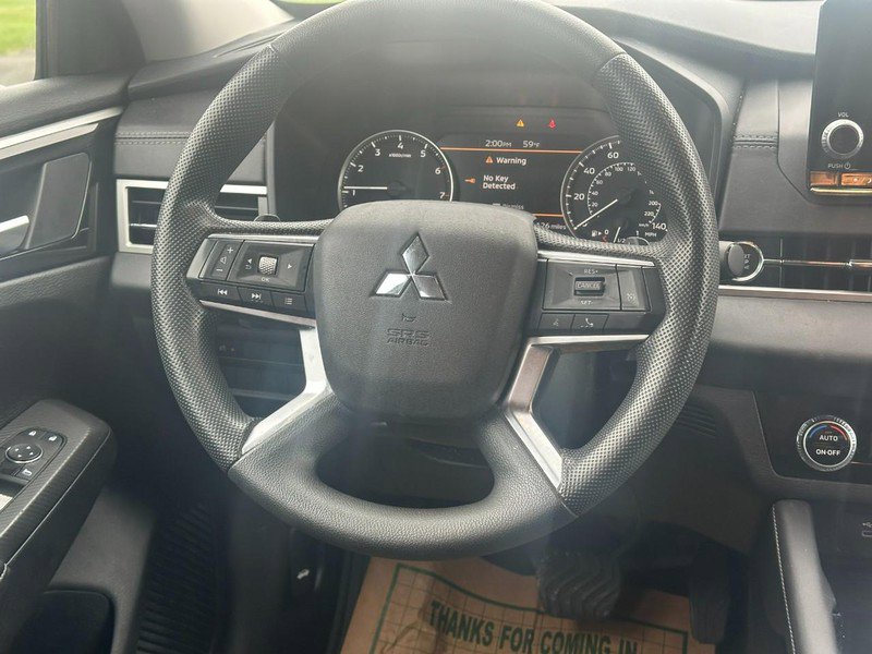 Used 2024 Mitsubishi Outlander ES image 13