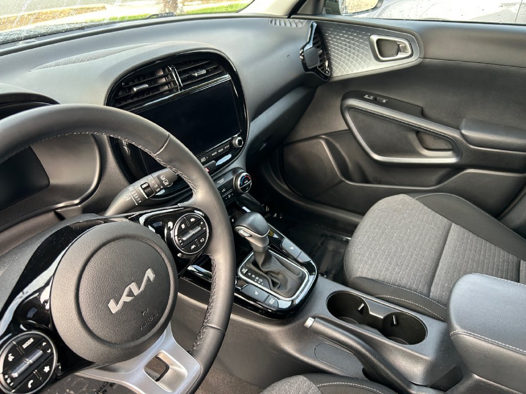 Used 2023 Kia Soul EX FWD image 11