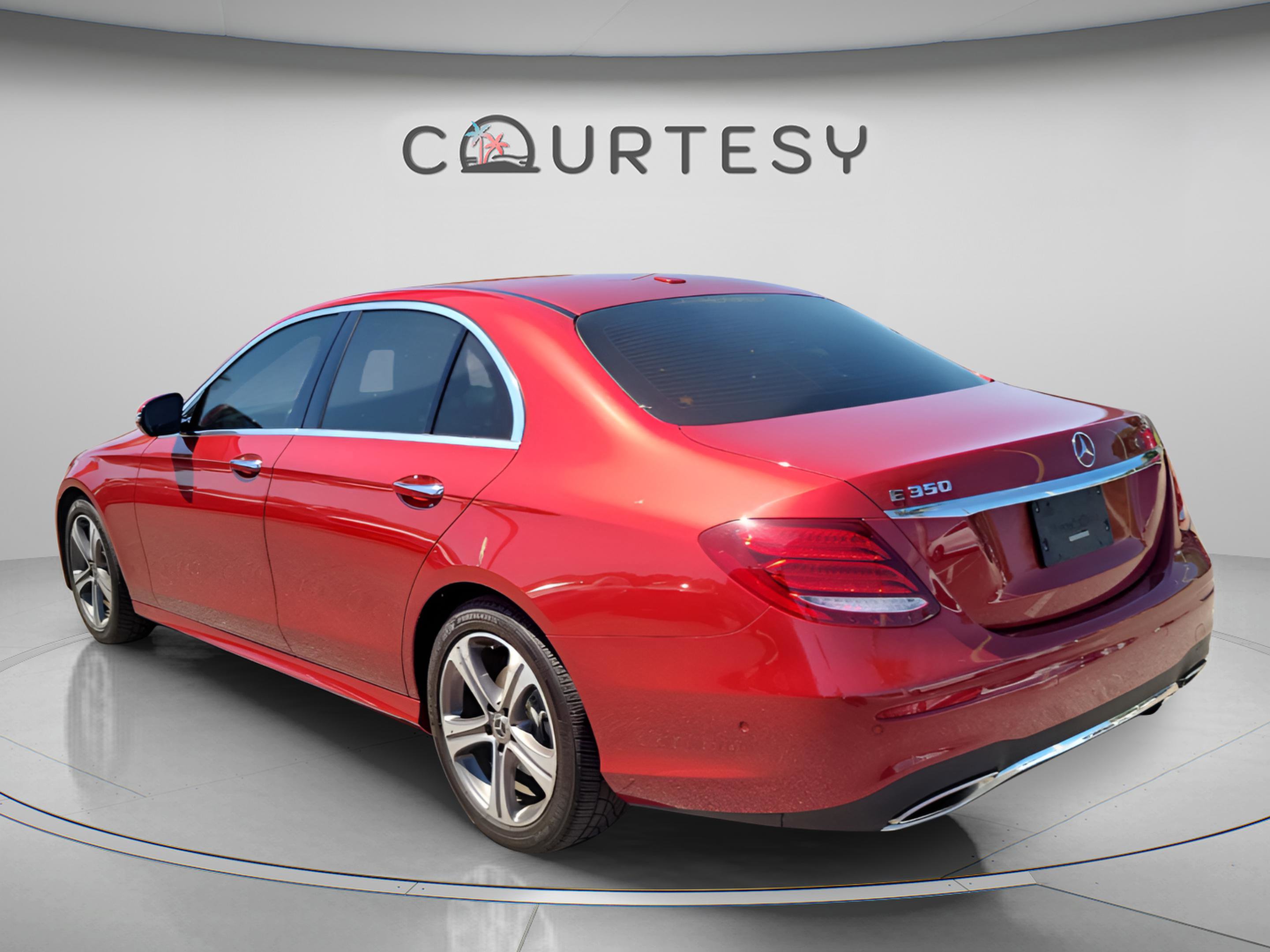 Used 2020 Mercedes-Benz E 350 Sedan image 2