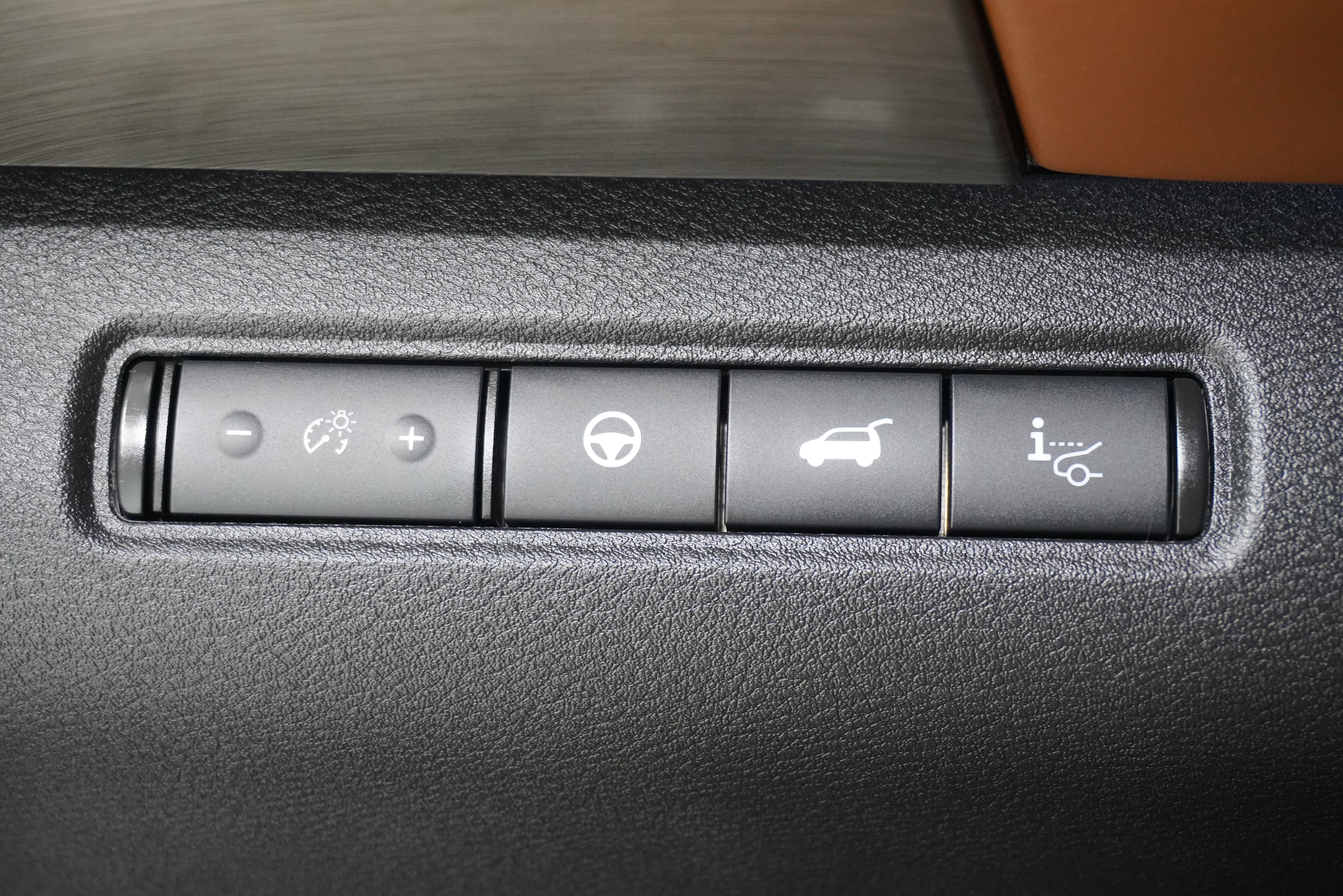 Used 2024 Nissan Pathfinder Platinum w/ Lighting Package (N93) FWD image 30