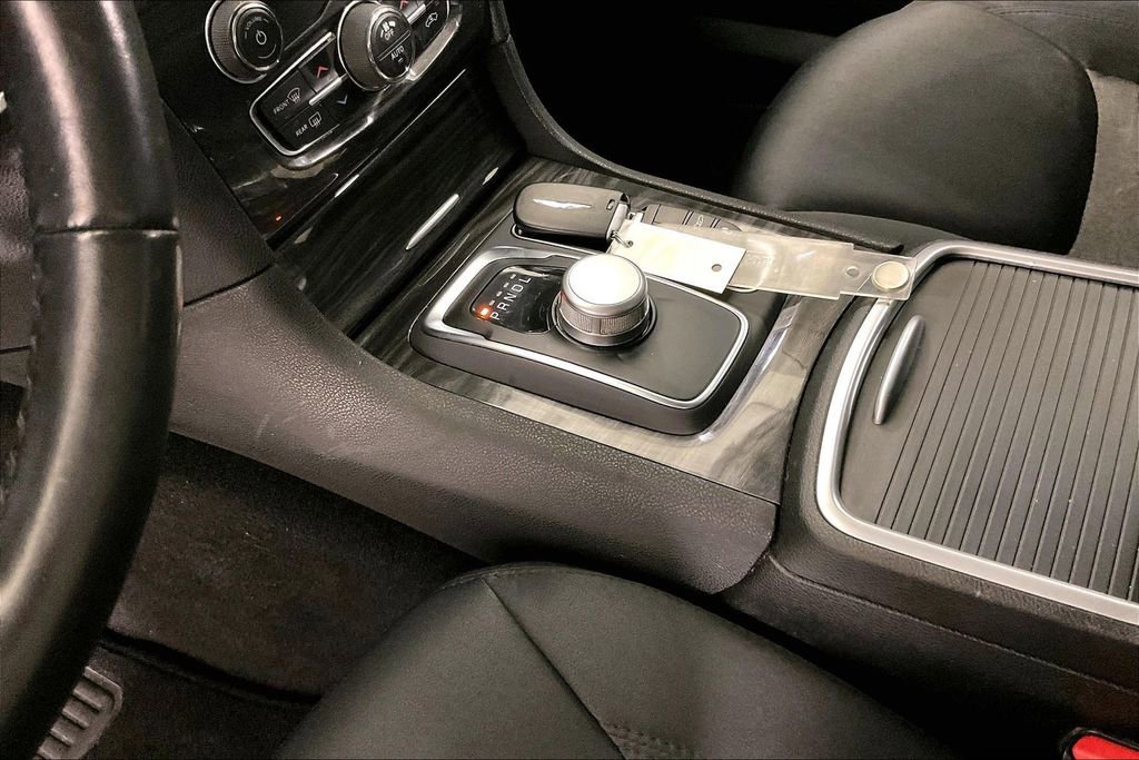 Used 2019 Chrysler 300 Touring w/ Sport Appearance Package image 18