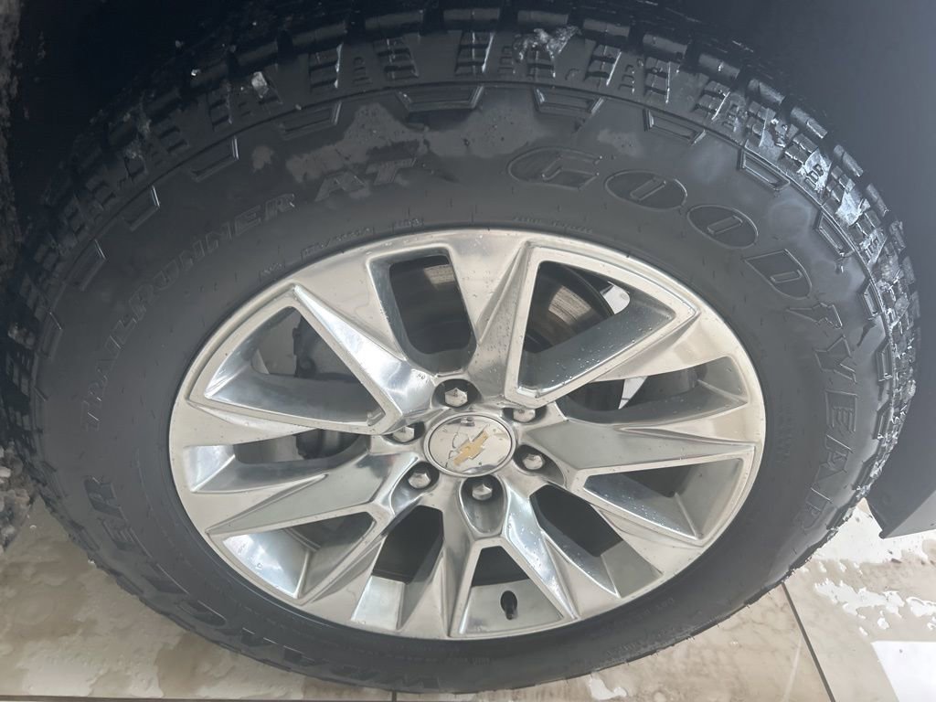 Used 2022 Chevrolet Tahoe Premier w/ Premium Package image 24