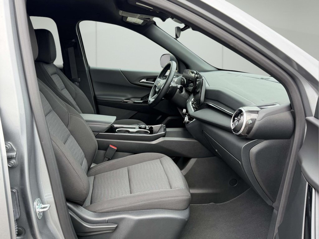 Used 2026 Chevrolet Equinox LT FWD image 11