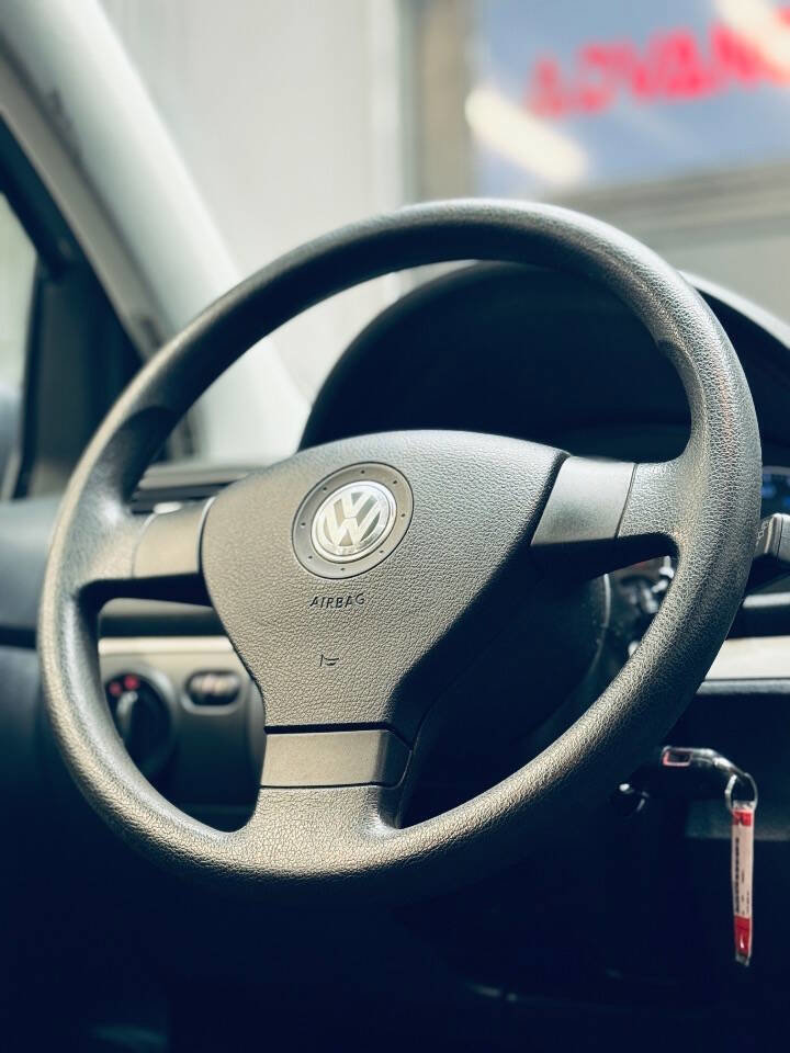 Used 2009 Volkswagen Rabbit S image 19