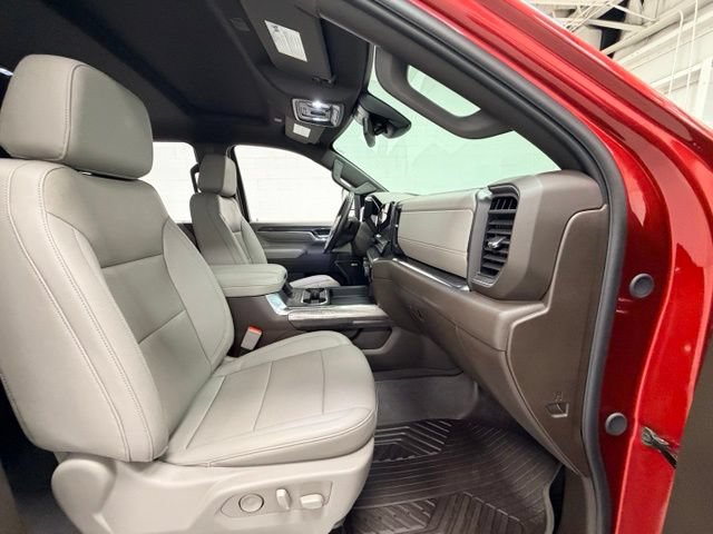 Used 2024 Chevrolet Silverado 2500 LTZ w/ LTZ Plus Package AWD/4WD image 31