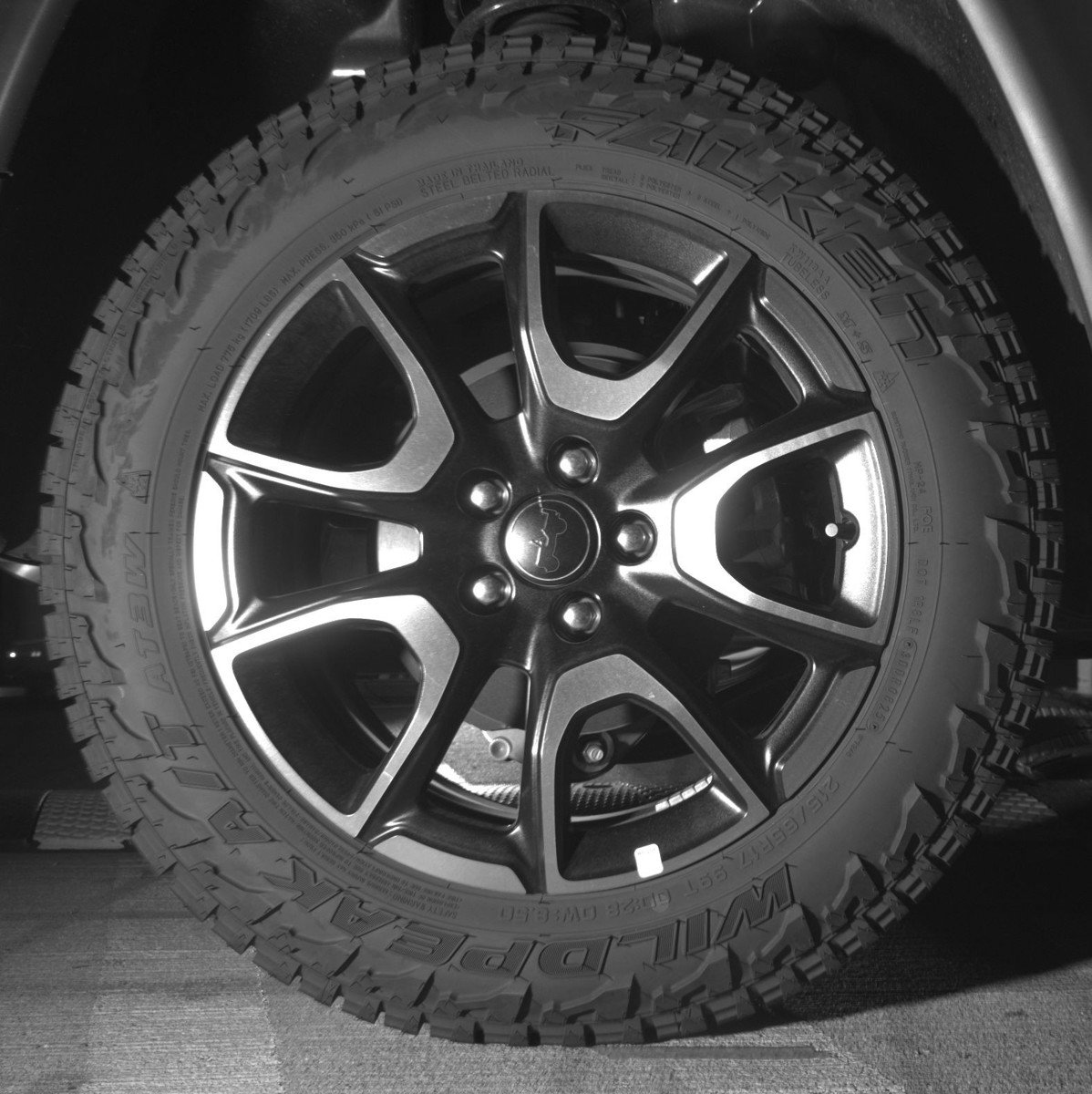 Used 2025 Jeep Compass Trailhawk AWD/4WD image 15