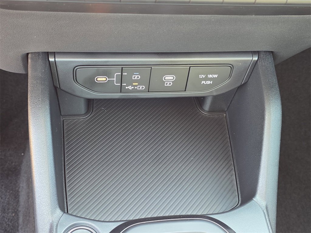 New 2025 Kia K4 LXS image 28