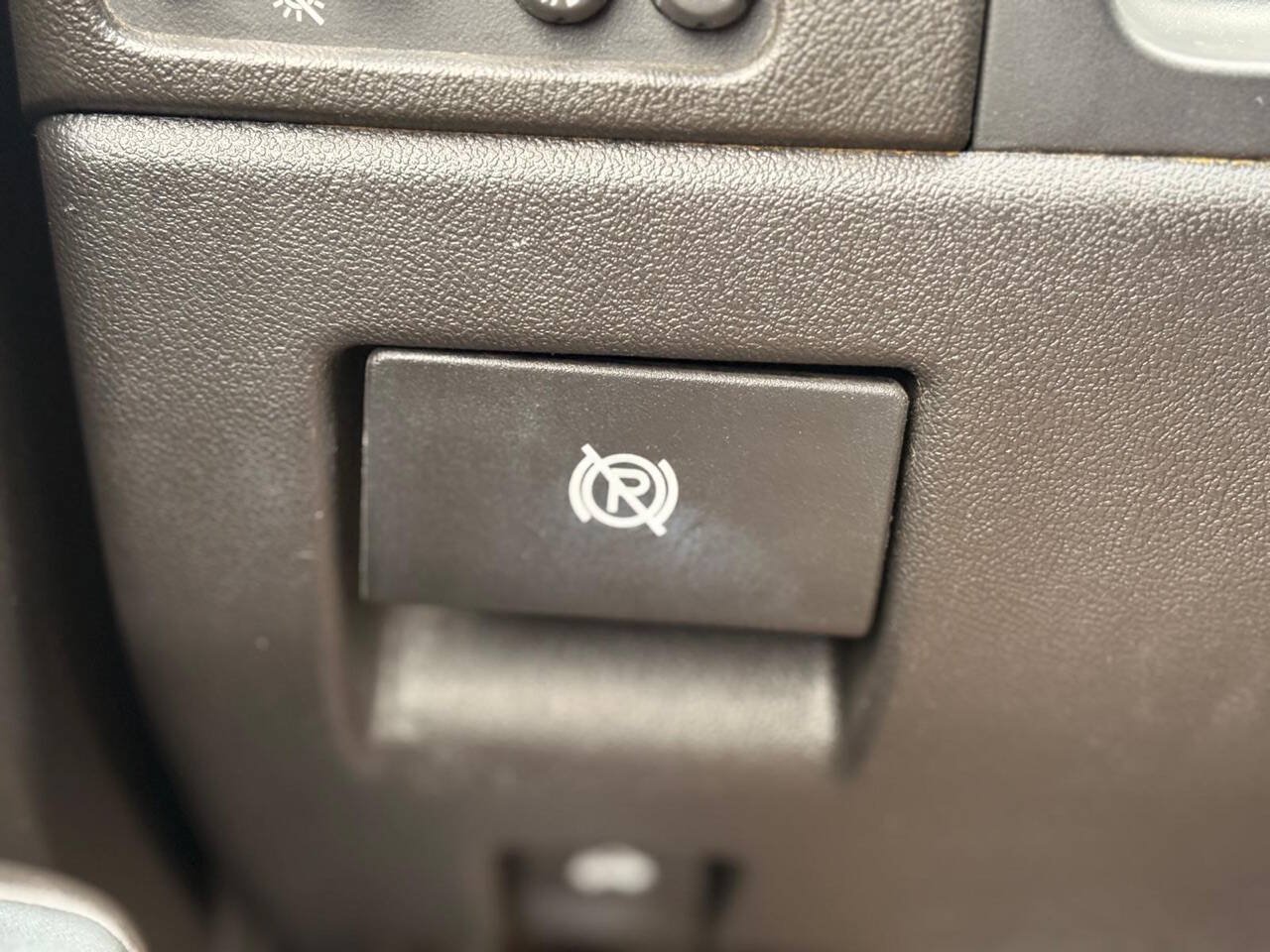 Used 2010 Chevrolet Colorado LT RWD image 18