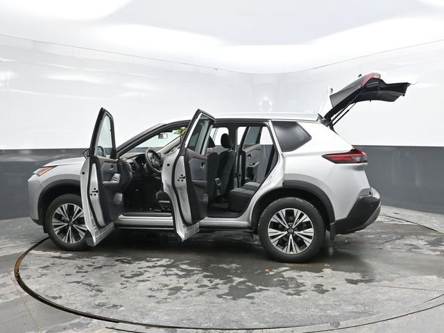 Used 2023 Nissan Rogue SV image 43