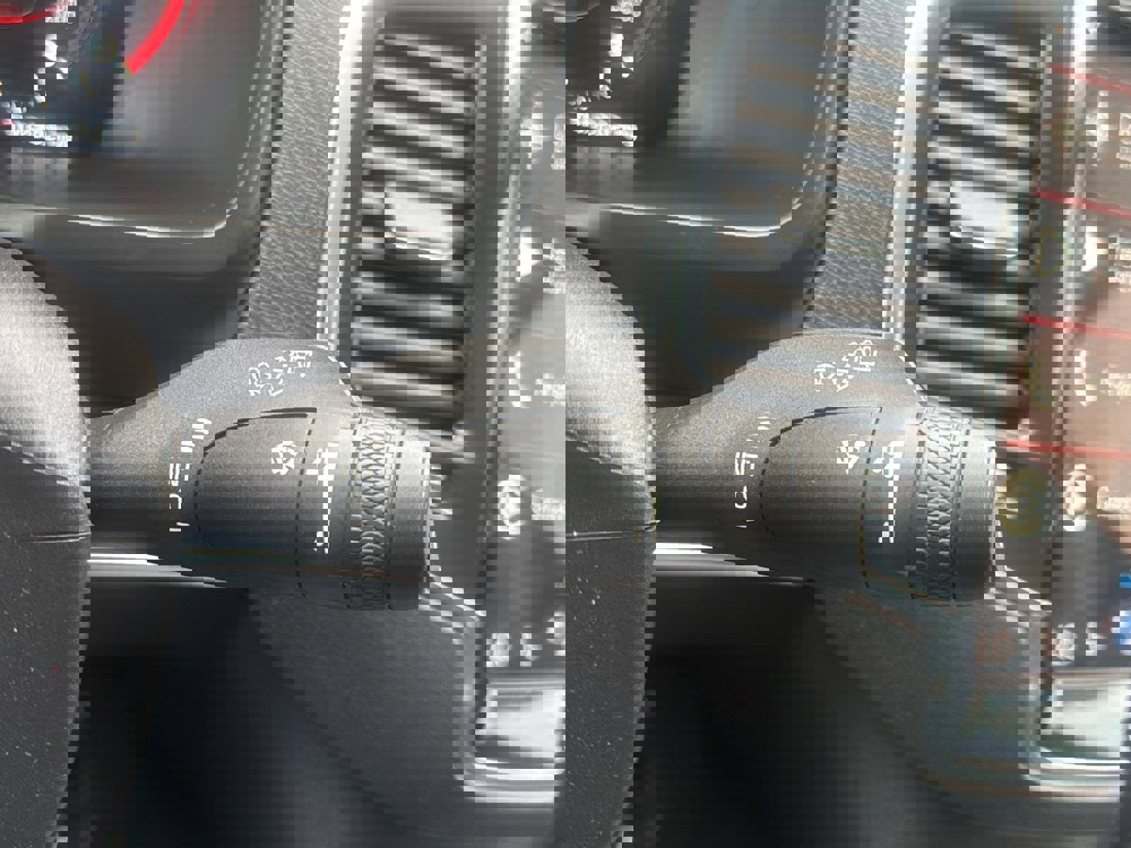 Used 2020 Volvo XC90 T6 Momentum w/ Protection Package Premier image 35