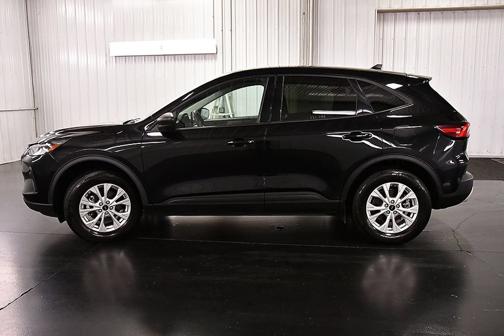 Used 2025 Ford Escape Active AWD/4WD image 4