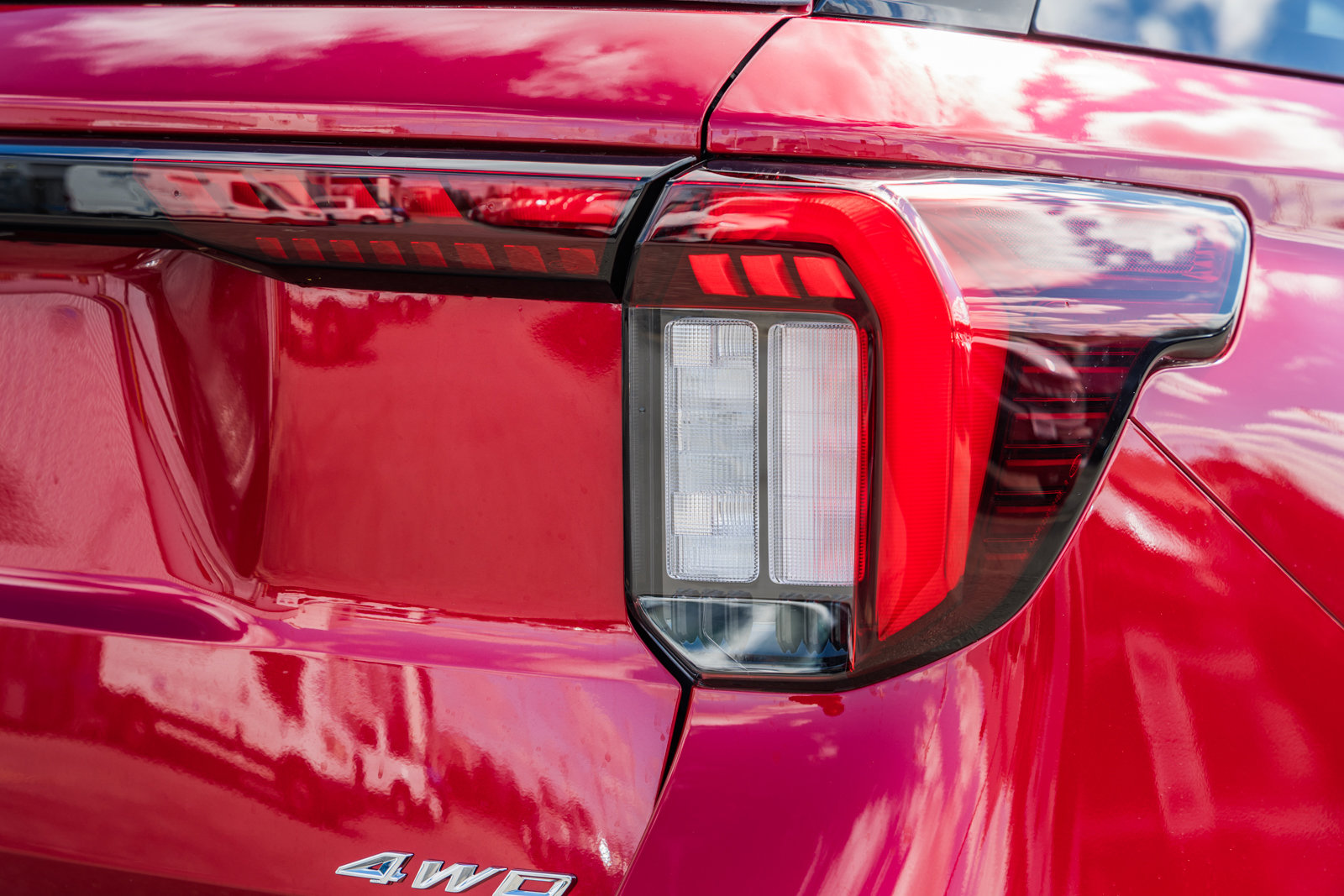 New 2026 Ford Explorer ST-Line w/ ST-Line Street Pack image 7