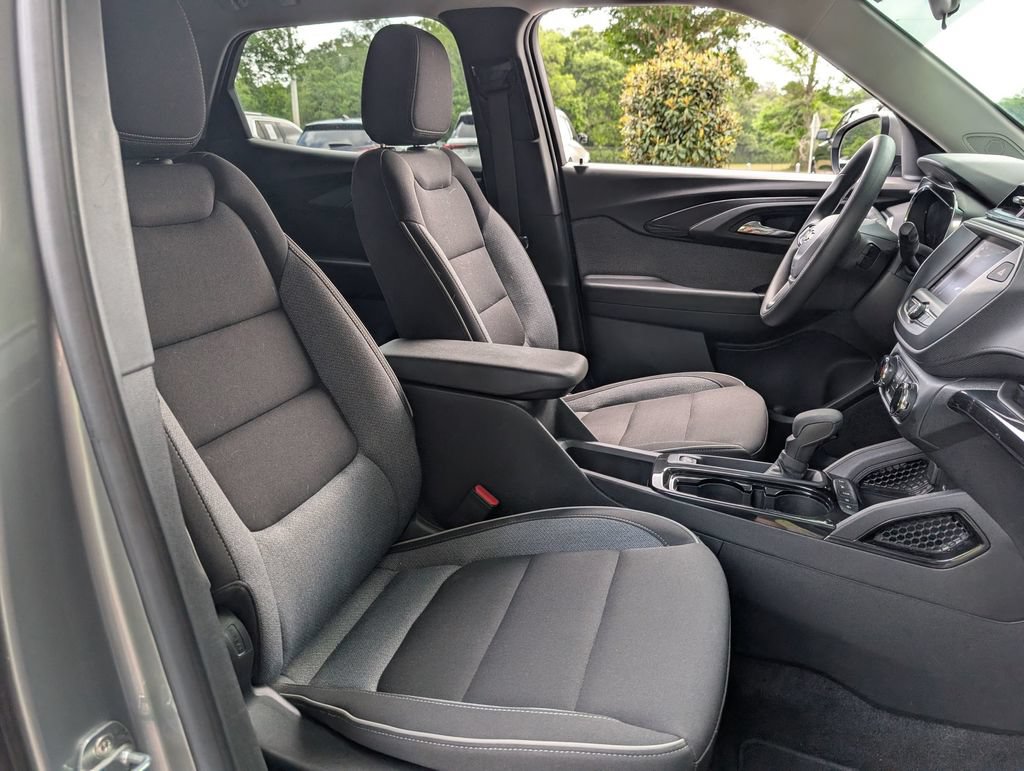 Used 2023 Chevrolet TrailBlazer LT FWD image 31