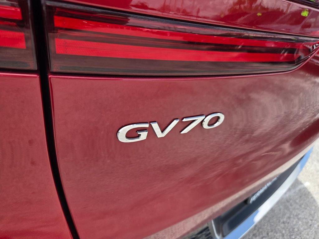 Used 2023 Genesis GV70 2.5T w/ Advanced Package AWD/4WD image 11