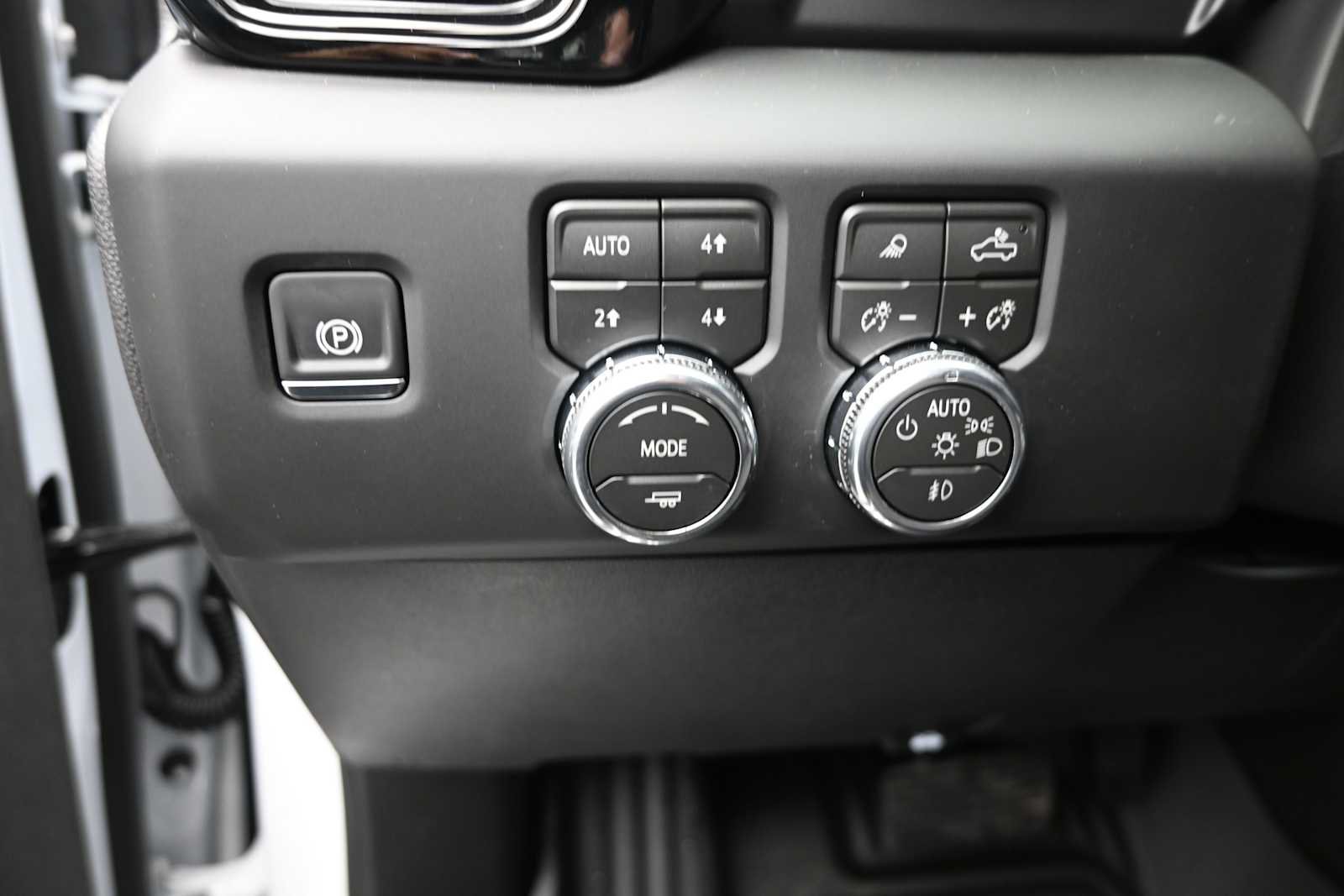 New 2026 GMC Sierra 1500 AT4 w/ AT4 Premium Package AWD/4WD image 16
