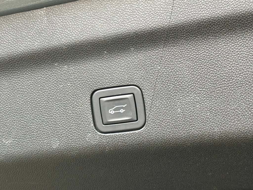 Certified 2025 Chevrolet Tahoe Z71 AWD/4WD image 33