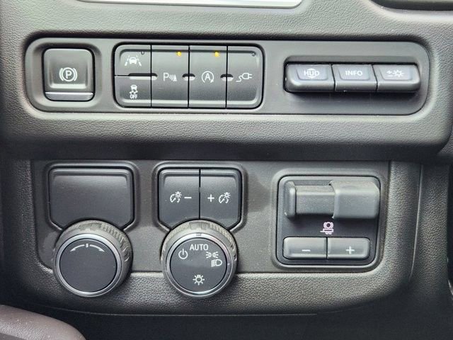 Used 2021 Chevrolet Suburban High Country w/ Premium Package image 20