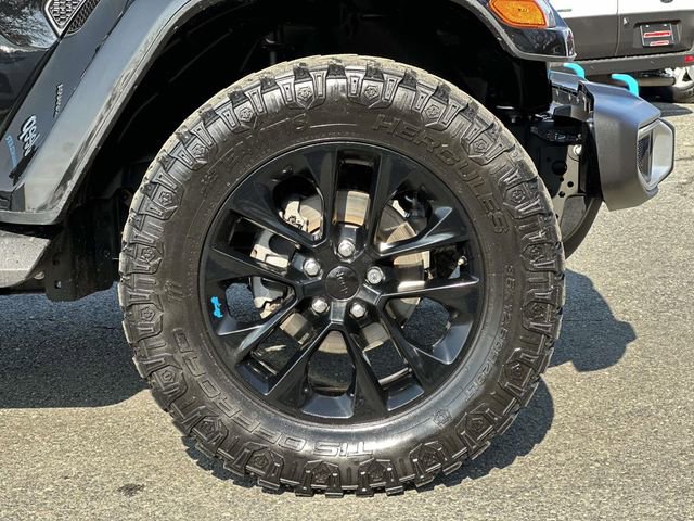 Used 2023 Jeep Wrangler Unlimited Sahara w/ Cold Weather Group image 8