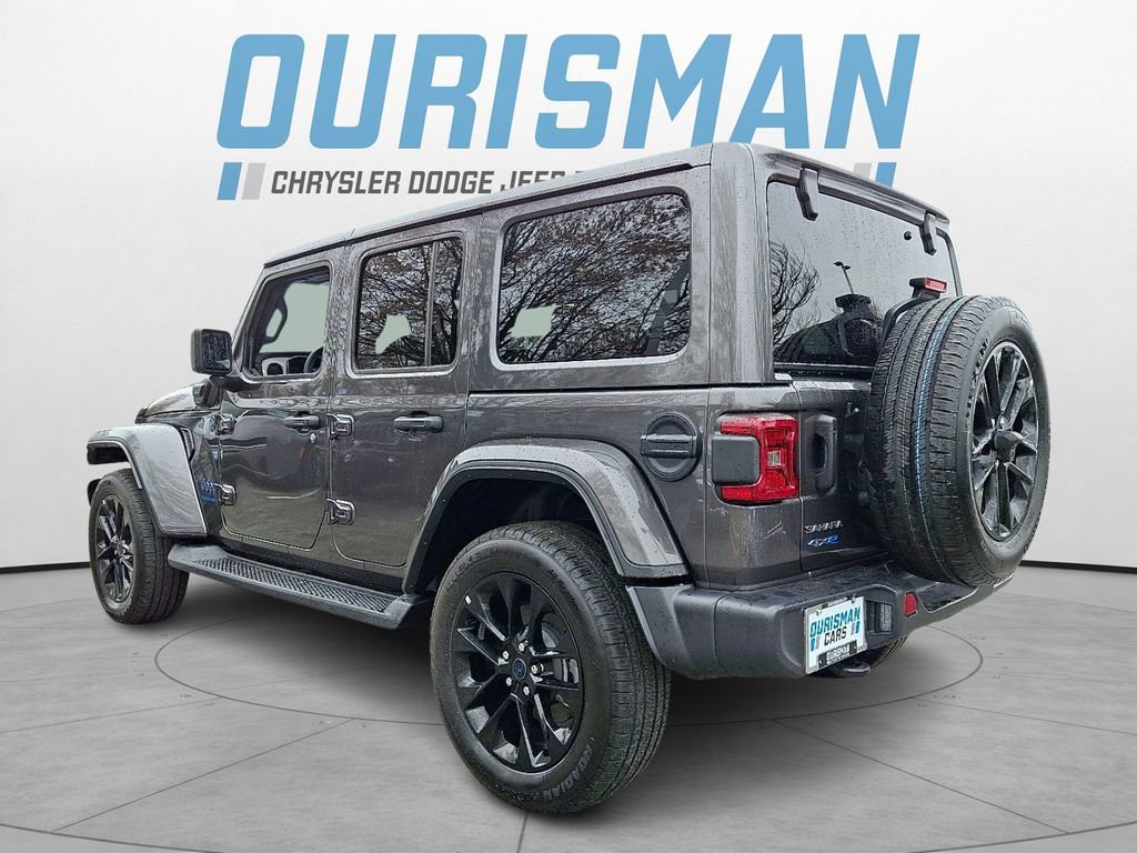 Used 2025 Jeep Wrangler Unlimited Sahara image 4