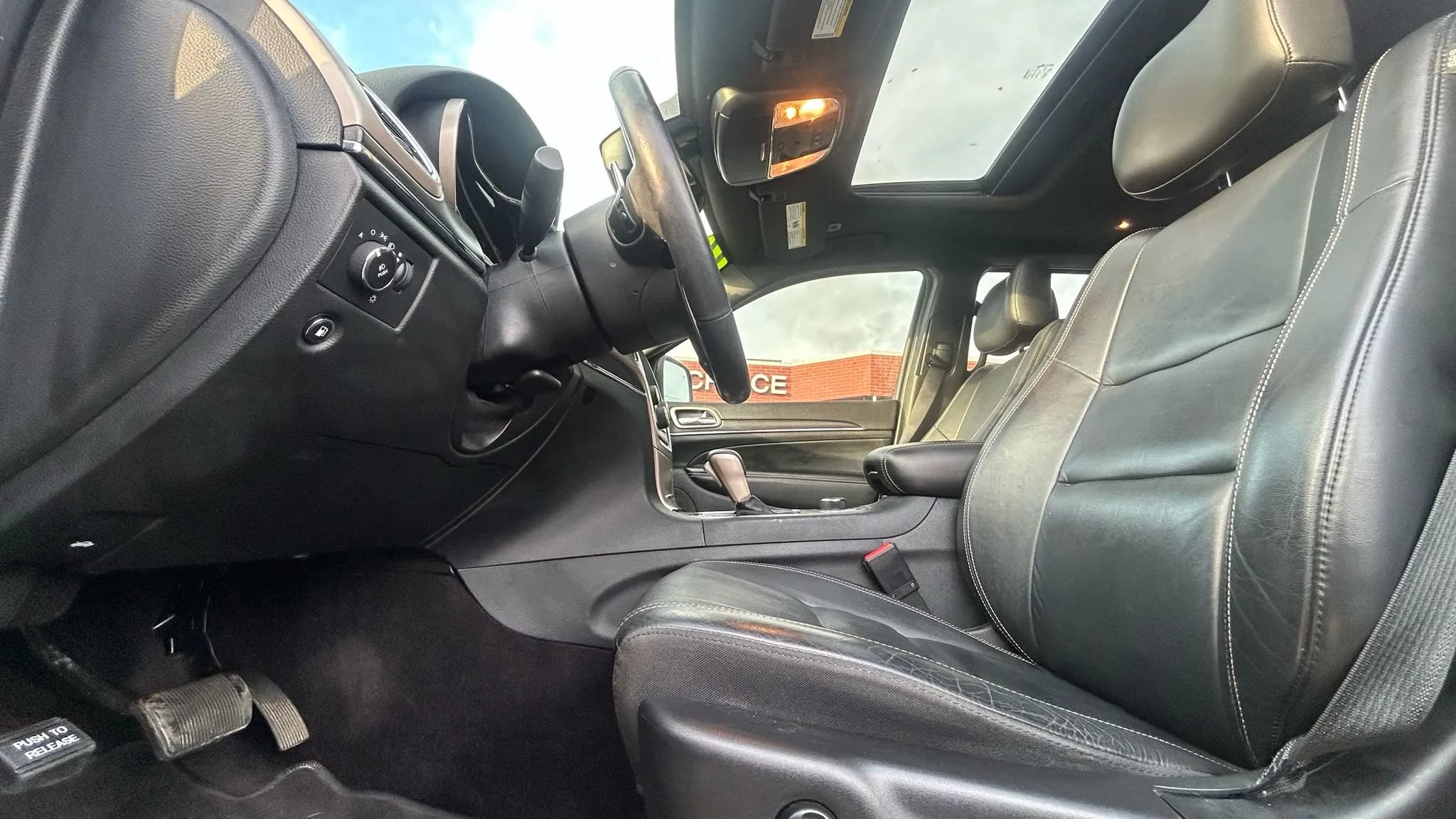 Used 2017 Jeep Grand Cherokee Limited AWD/4WD image 8