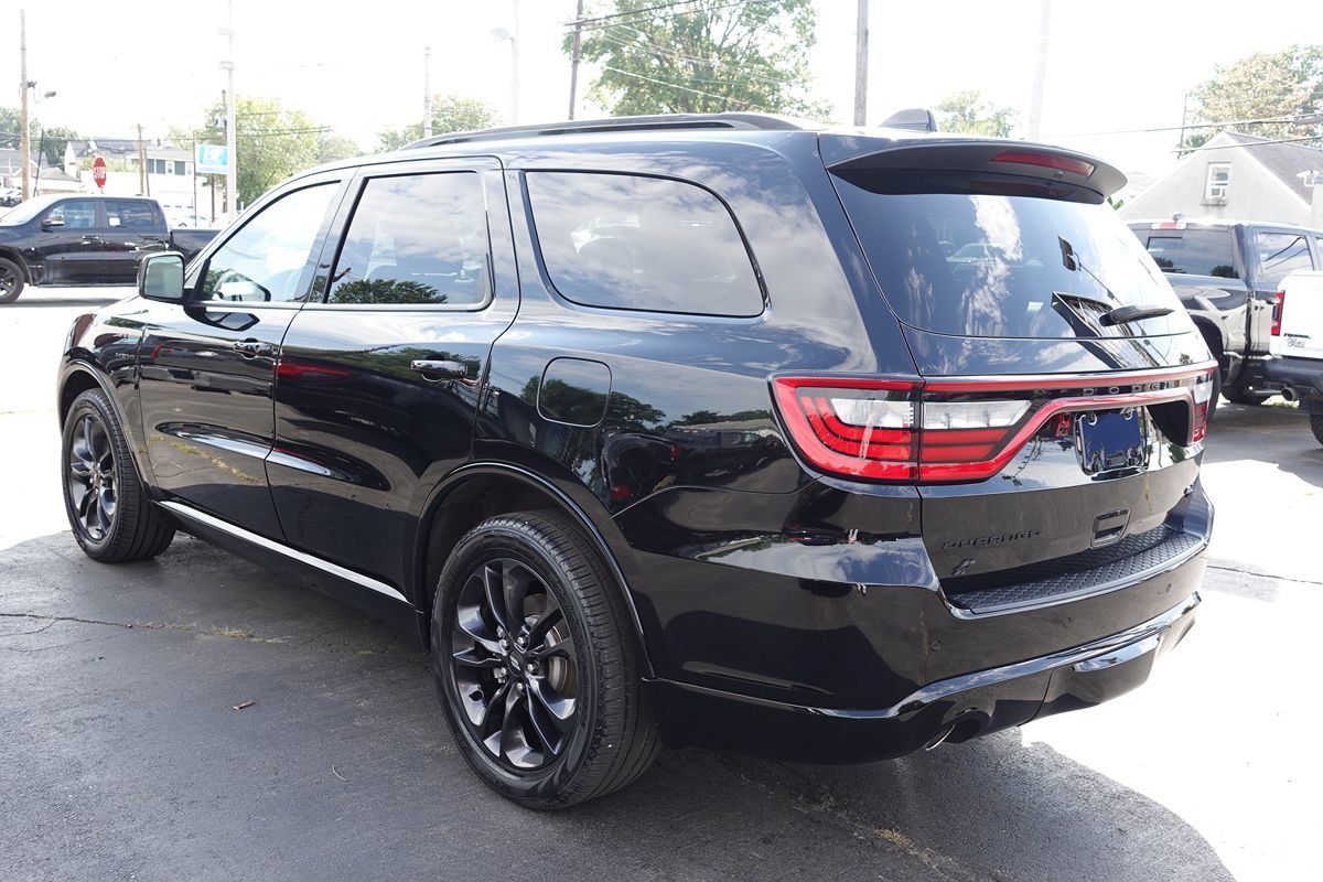 Used 2024 Dodge Durango R/T w/ Blacktop Package AWD/4WD image 2