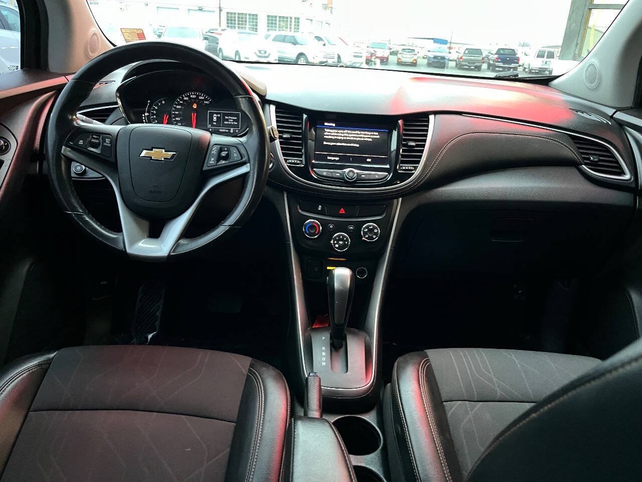 Used 2020 Chevrolet Trax LT w/ LT Convenience Package AWD/4WD image 11