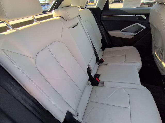 Used 2023 Audi Q3 2.0T Premium image 34