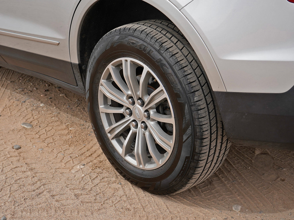 Used 2019 Cadillac XT5 Luxury image 3