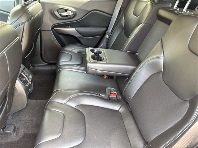 Used 2019 Jeep Cherokee Latitude Plus w/ Comfort/Convenience Group image 14