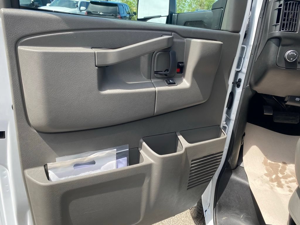 New 2026 Chevrolet Express 3500 w/ Power Convenience Package RWD image 9