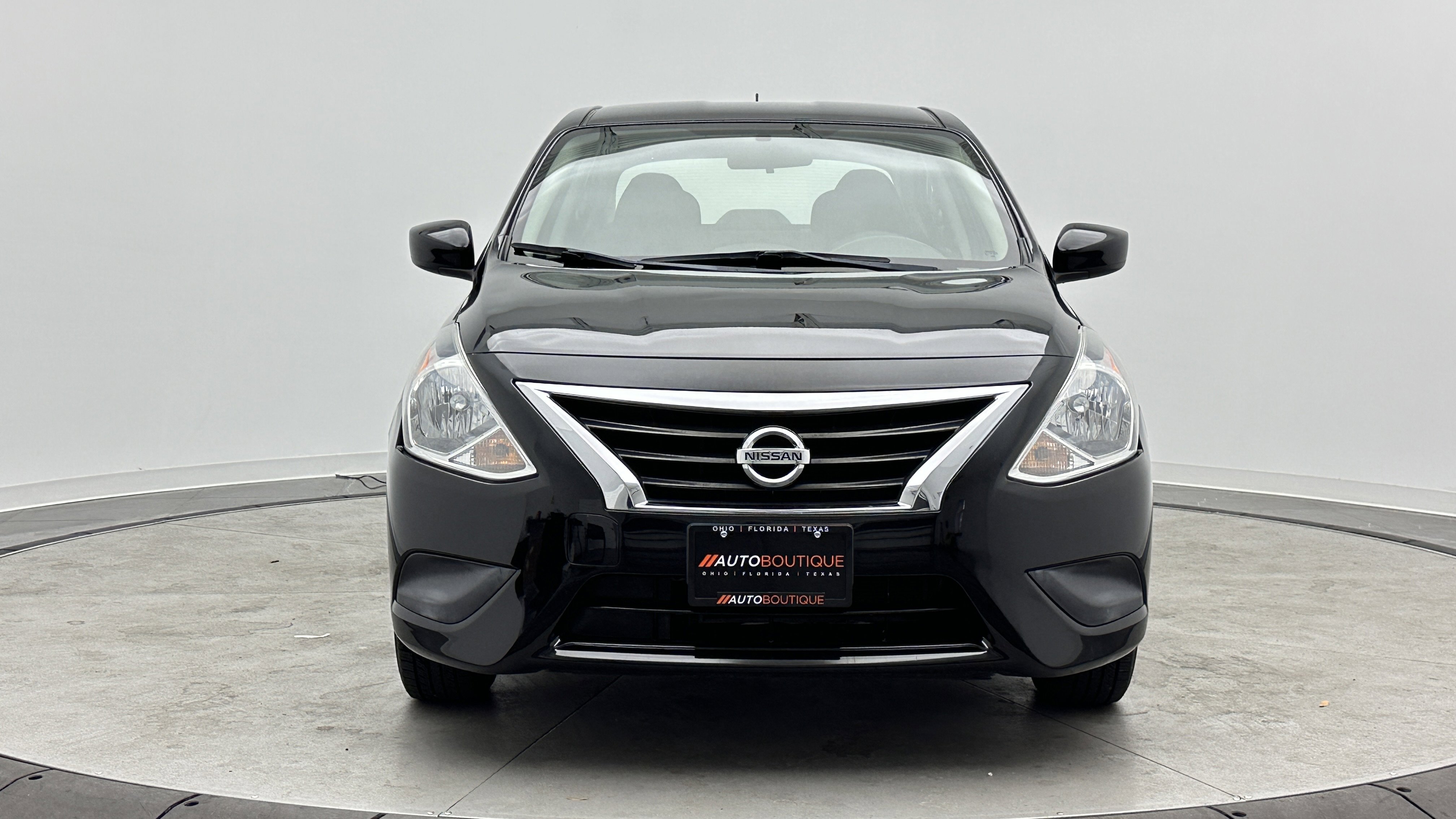 Used 2019 Nissan Versa S FWD image 2