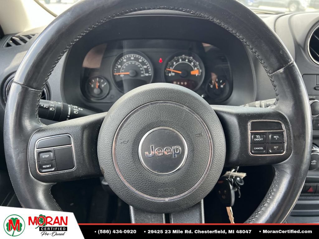 Used 2014 Jeep Patriot Latitude AWD/4WD image 17