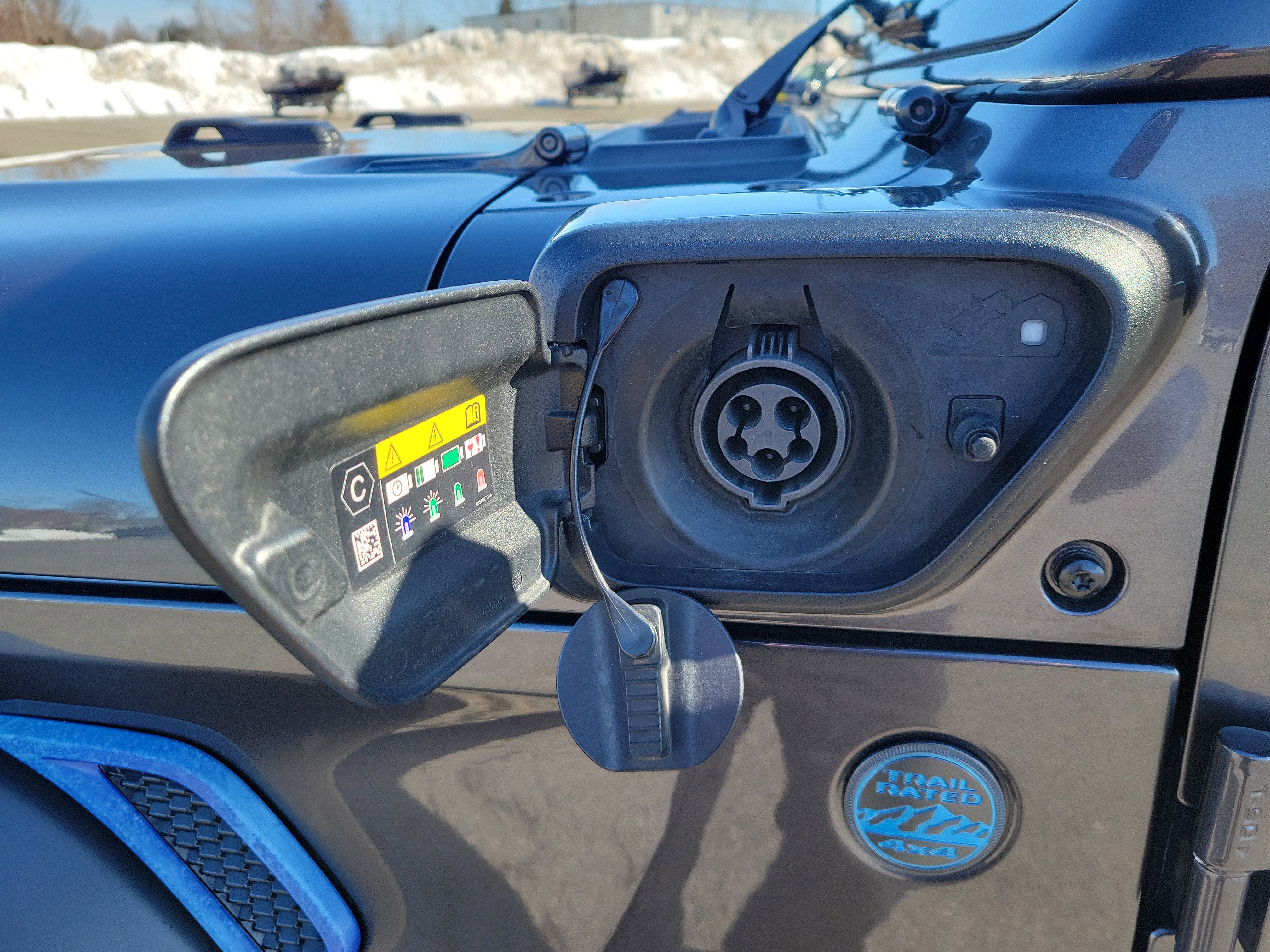 Used 2023 Jeep Wrangler Unlimited w/ Cold Weather Group image 30