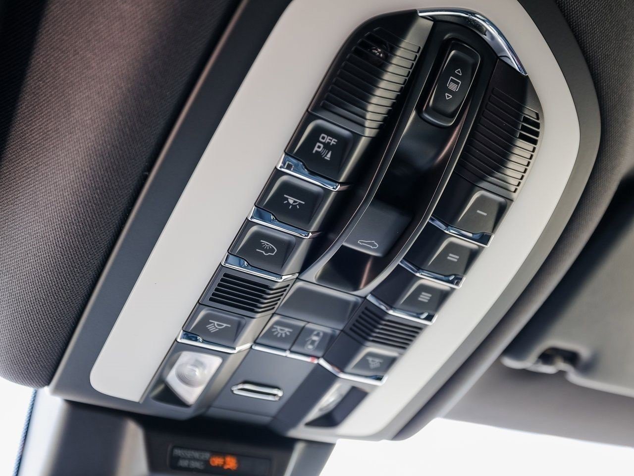 New 2025 Porsche Macan S image 21