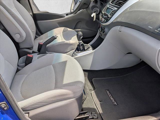 Used 2012 Hyundai Accent GLS w/ Comfort Pkg 2 FWD image 18