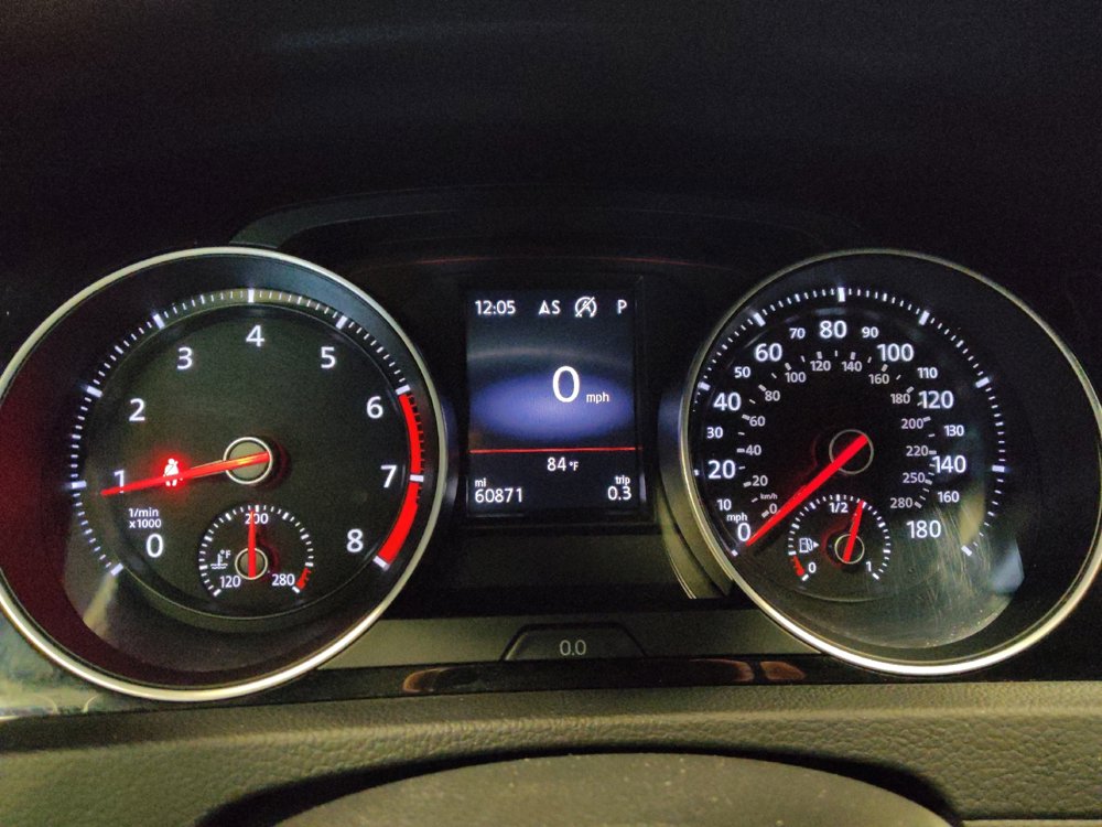 Used 2018 Volkswagen GTI SE FWD image 23