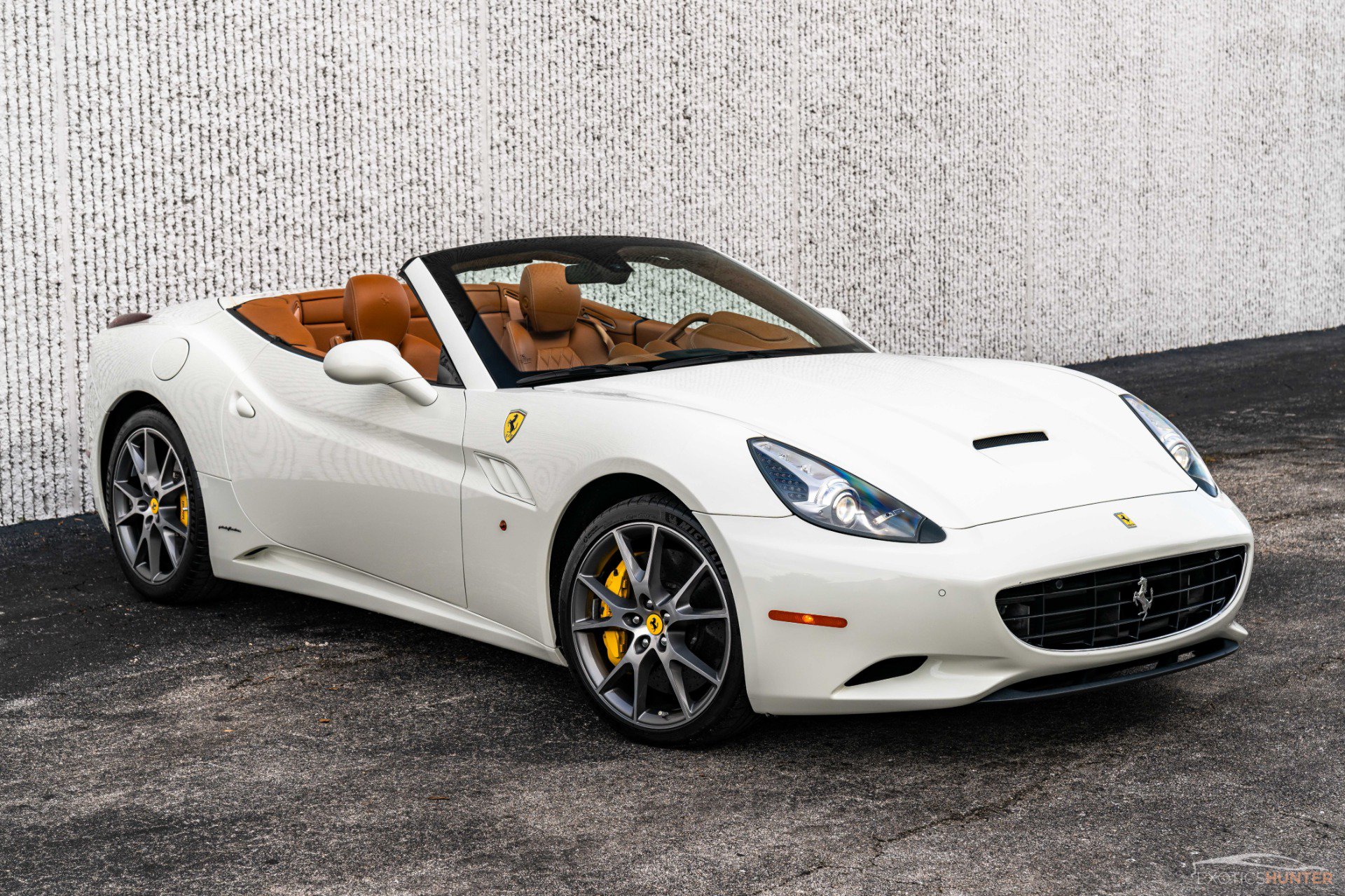 Used 2011 Ferrari California RWD image 5
