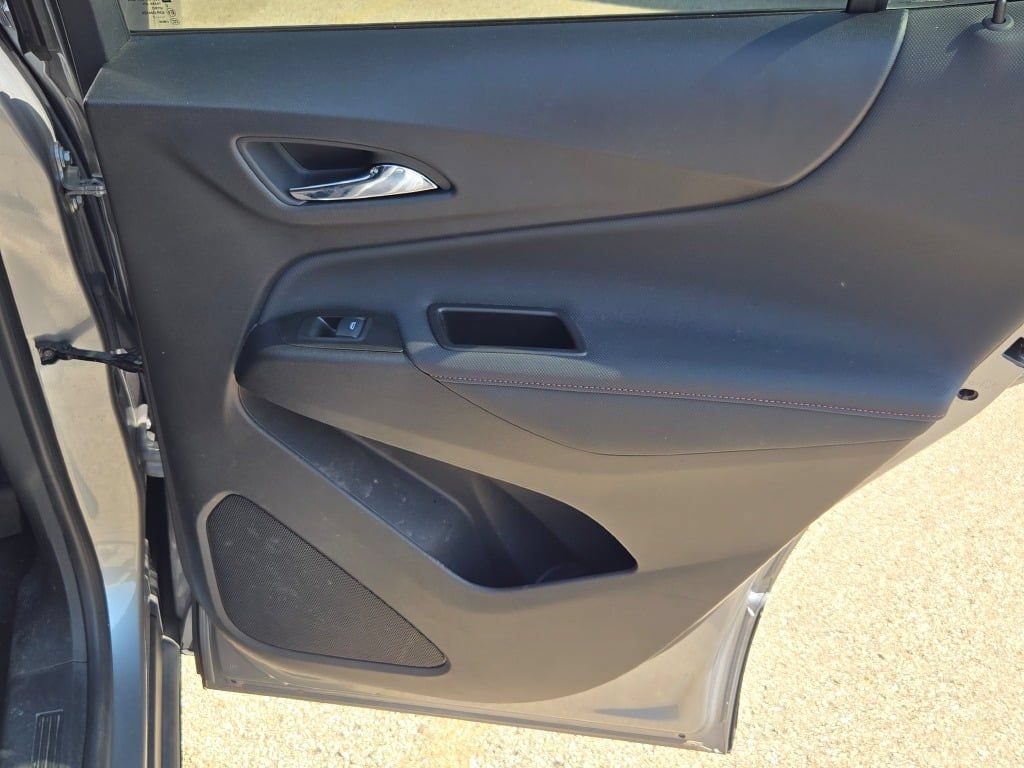 Used 2023 Chevrolet Equinox RS w/ LPO, Floor Liner Package FWD image 8