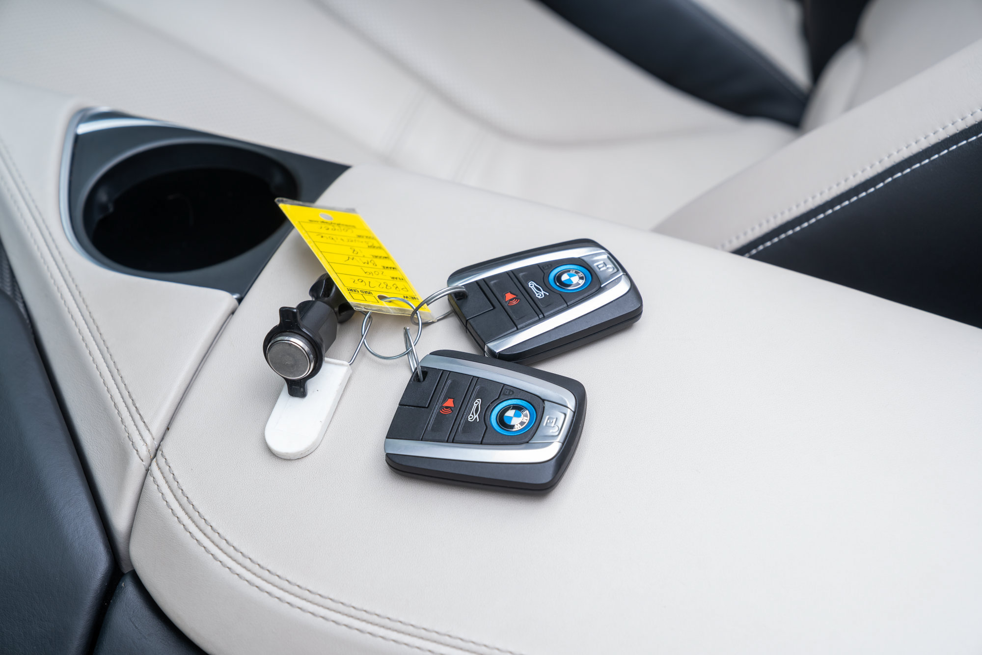 Used 2019 BMW i8 Roadster AWD/4WD image 15