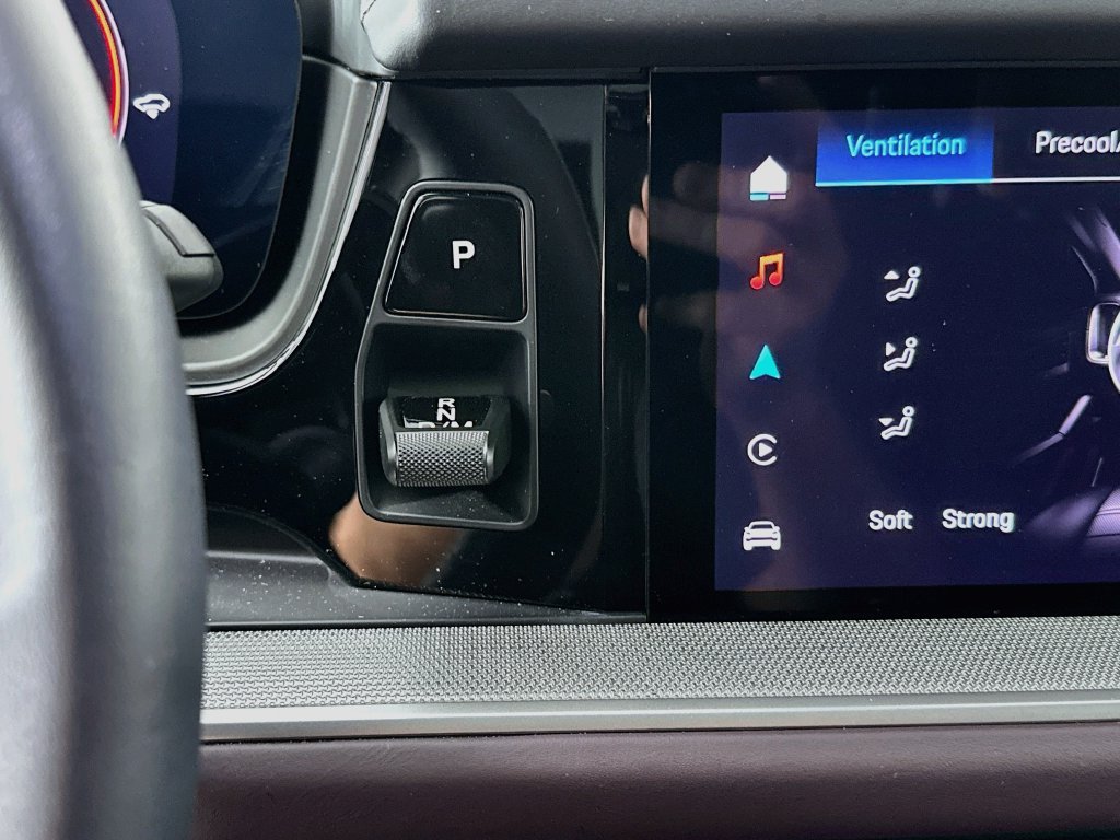 Certified 2025 Porsche Cayenne S AWD/4WD image 19