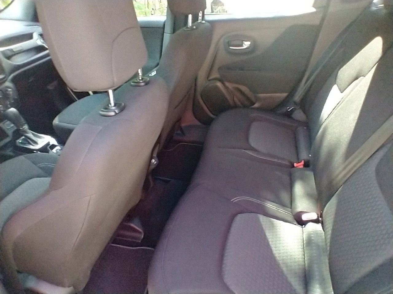 Used 2021 Jeep Renegade Latitude FWD image 16