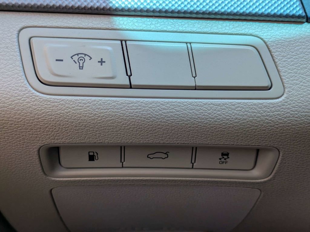 Used 2015 Hyundai Sonata SE w/ Cargo Package image 23