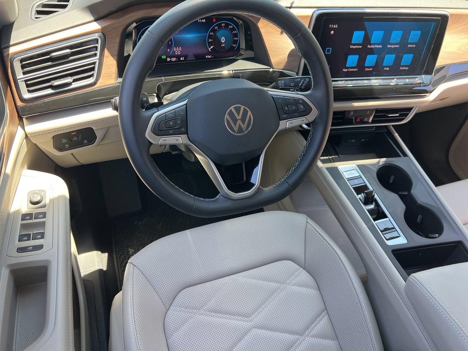 Certified 2026 Volkswagen Atlas SE FWD image 40