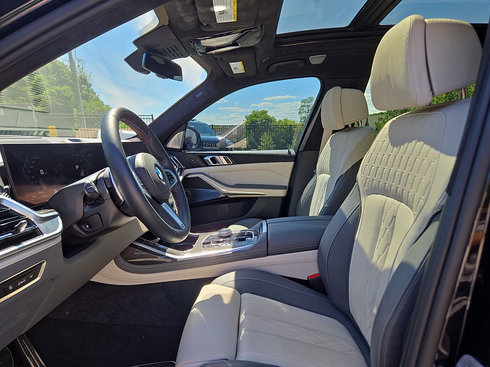 Certified 2025 BMW X7 M60i w/ Executive Package AWD/4WD image 13