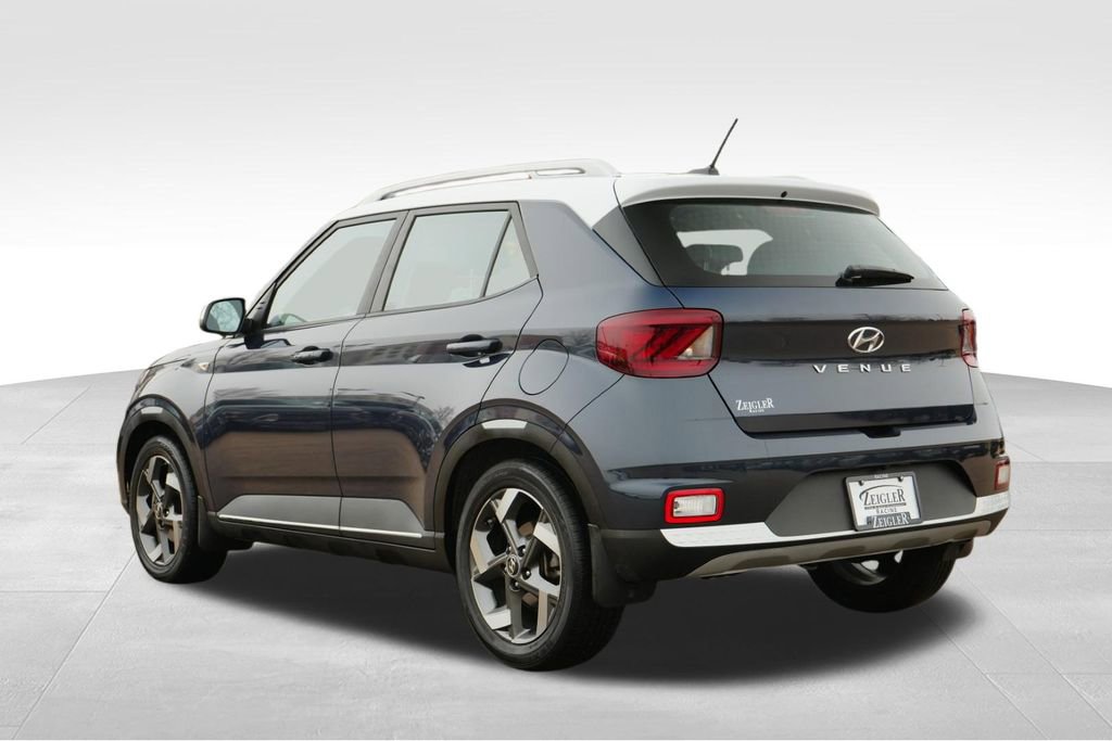 Certified 2023 Hyundai Venue Limited w/ Cargo Package image 6