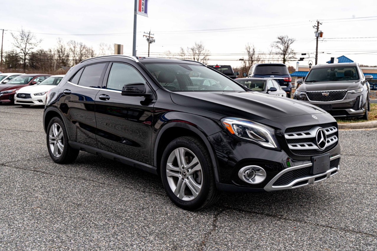 Used 2020 Mercedes-Benz GLA 250 4MATIC w/ Premium Package image 8