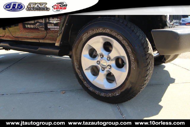 Used 2015 Jeep Wrangler Unlimited Sahara AWD/4WD image 9