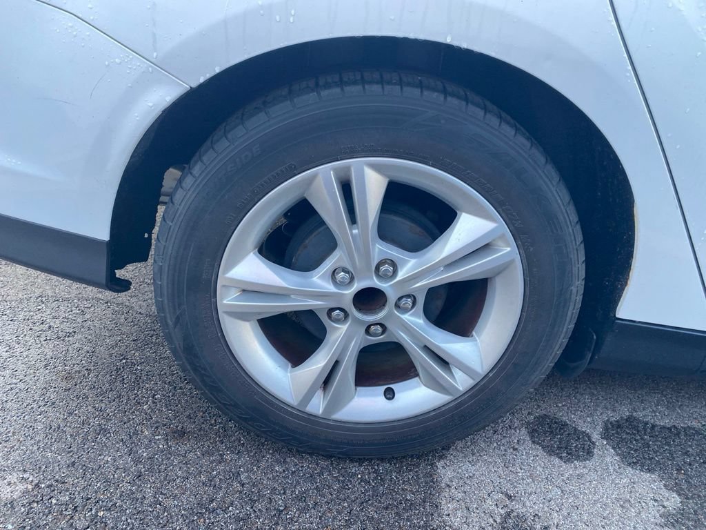 Used 2013 Ford Focus SE FWD image 8